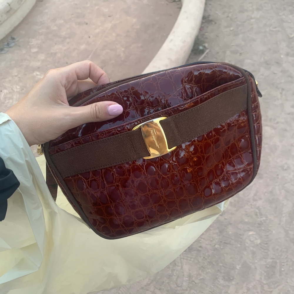 borsa in pelle riparata da Carucci